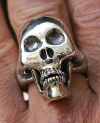 X-tra large scull ring